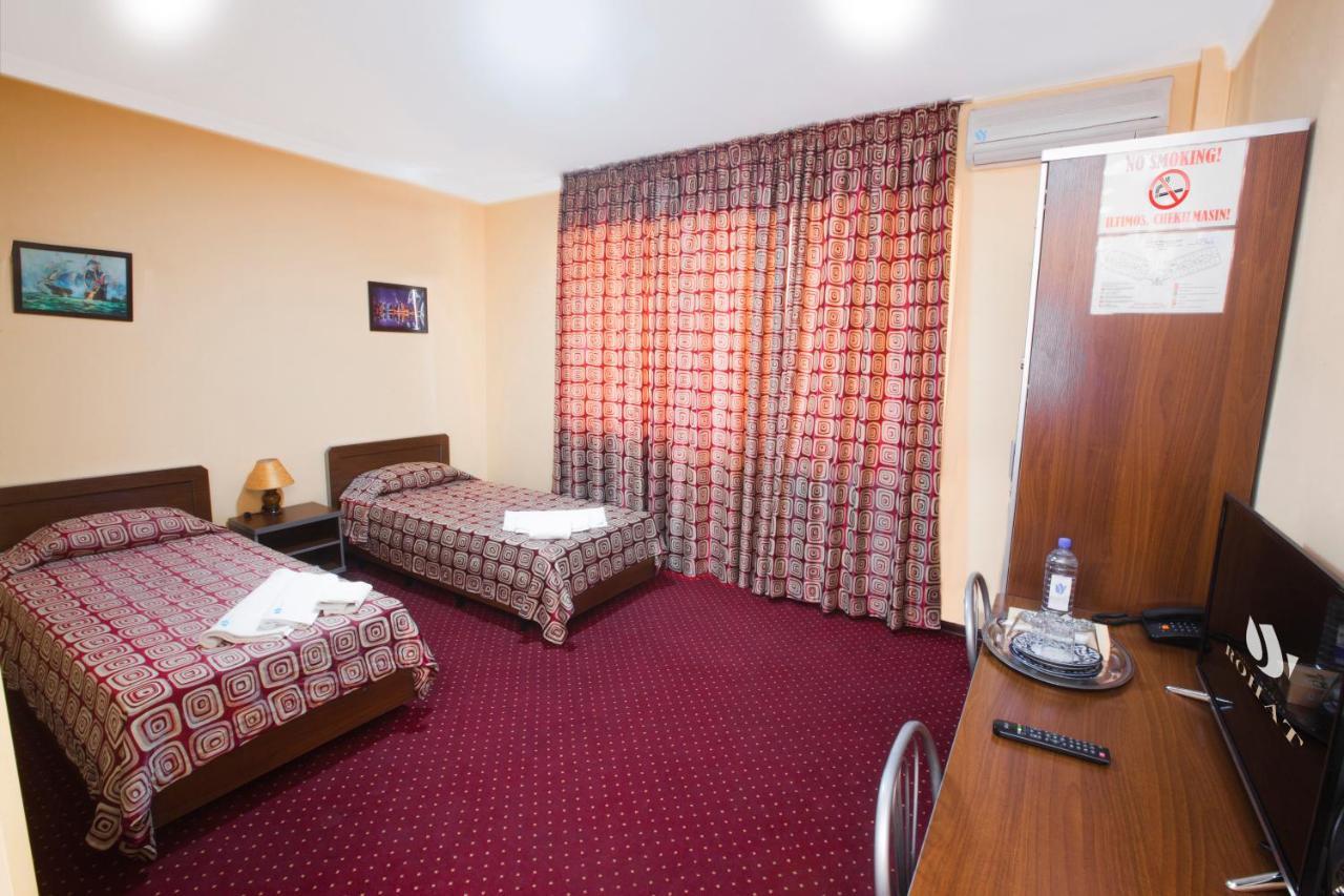Rohat Hotel Chilonzor Ташкент Екстериор снимка
